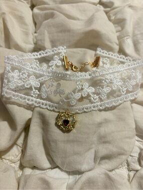 Free People White Lace Gold-Tone Red Heart Charm Choker Necklace